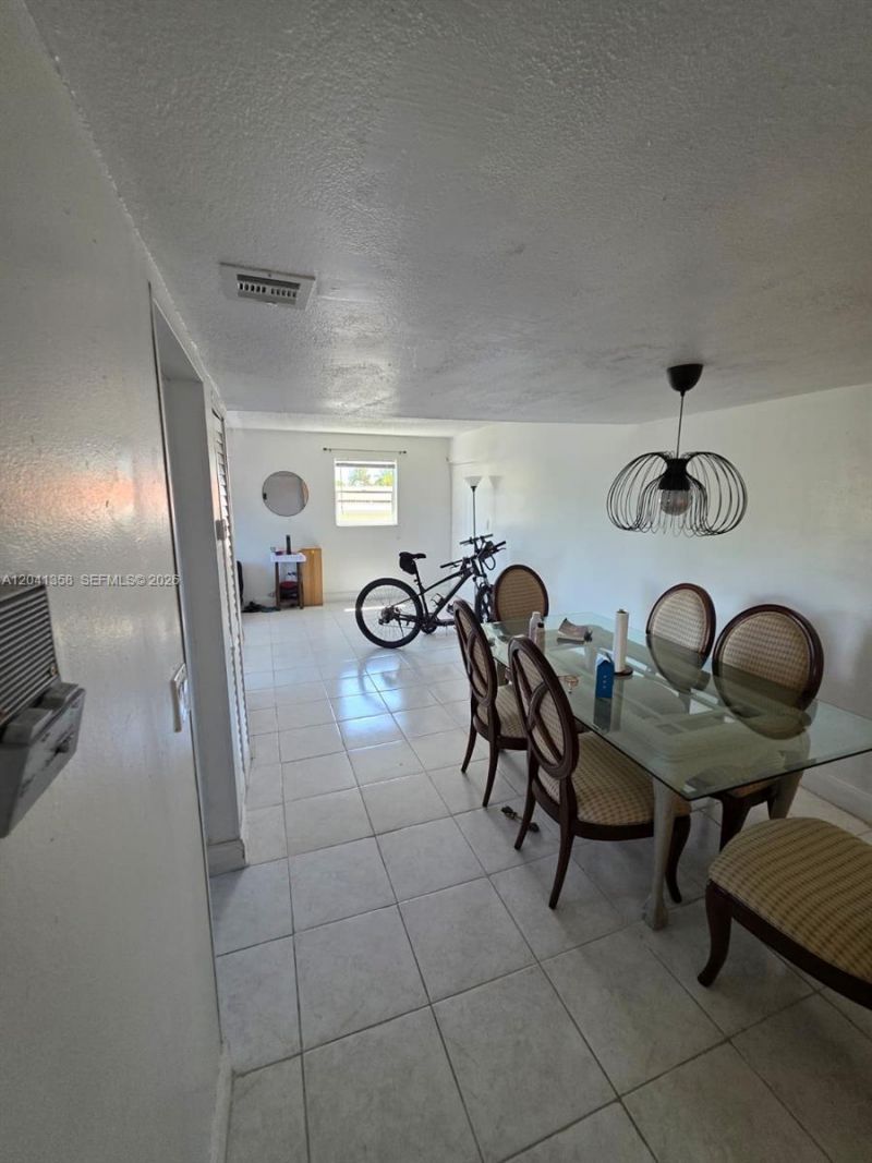 990 Biarritz Dr , Unit 303, Miami Beach, FL 33141 Photo