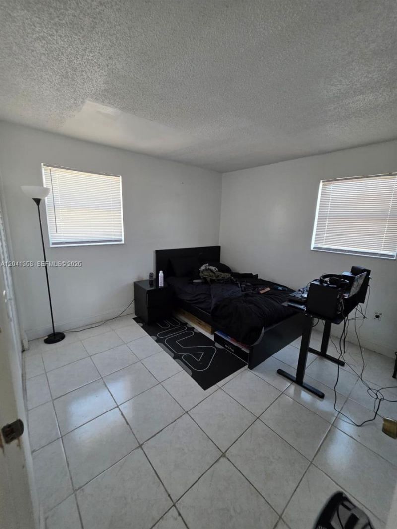 990 Biarritz Dr , Unit 303, Miami Beach, FL 33141 Photo