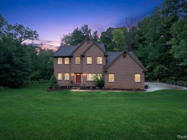 7943 Debora Drive, Genoa Twp, MI 48114