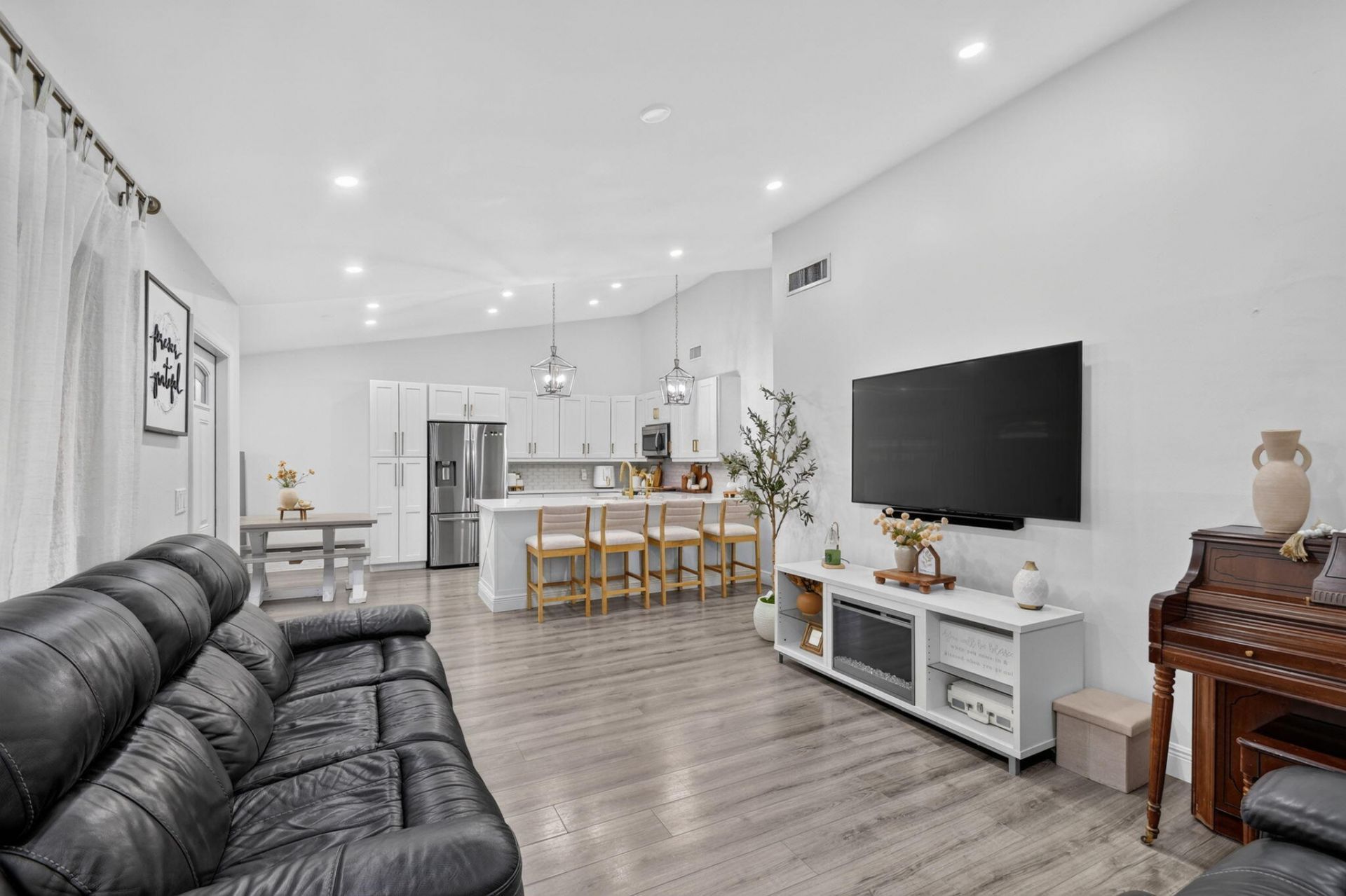 414 Springdale Circle, Palm Springs, FL 33461 Photo