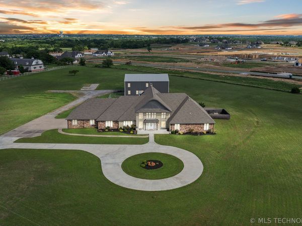 8120 E 112th Street North , Owasso, OK 74055