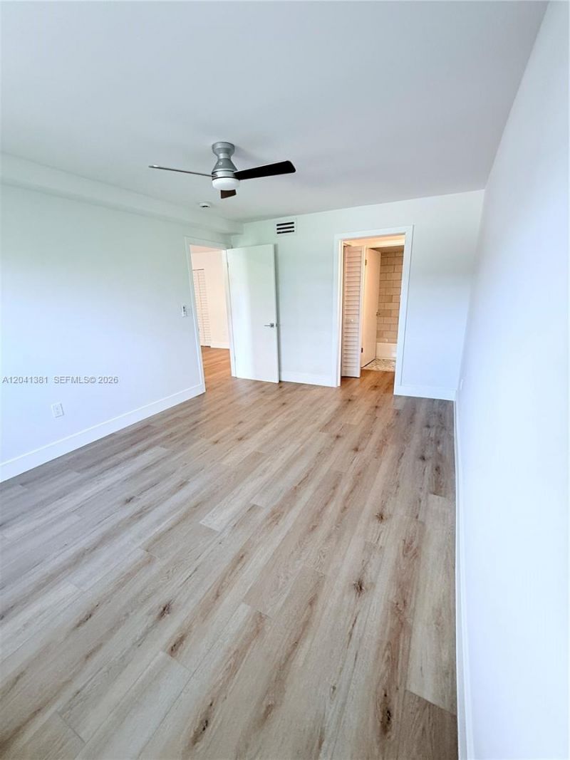 1900 Meridian Ave, Unit 403, Miami Beach, FL 33139 Photo