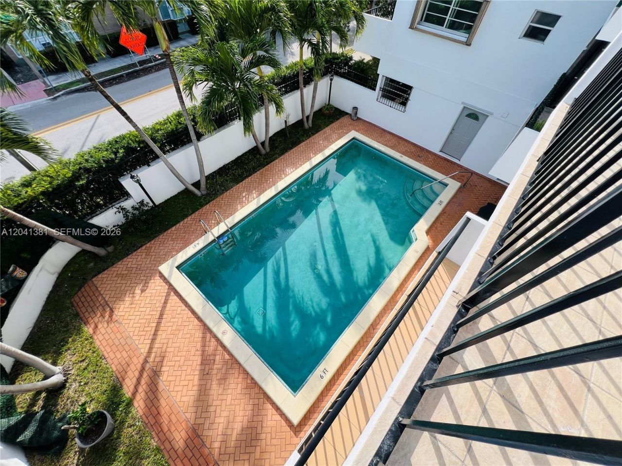 1900 Meridian Ave, Unit 403, Miami Beach, FL 33139 Photo