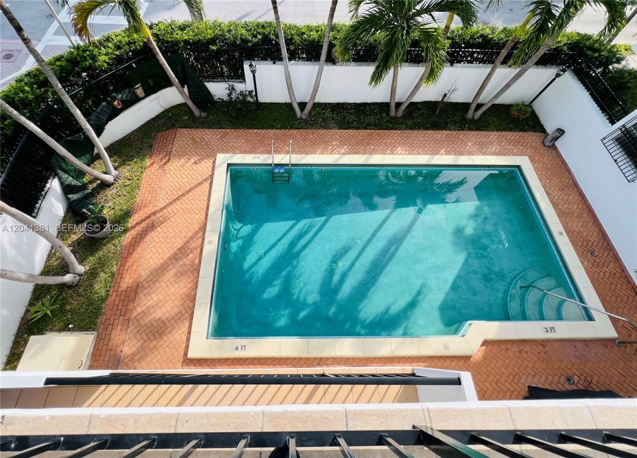 1900 Meridian Ave, Unit 403, Miami Beach, FL 33139 Photo
