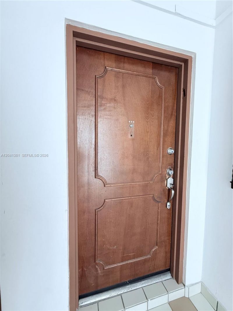 1900 Meridian Ave, Unit 403, Miami Beach, FL 33139 Photo