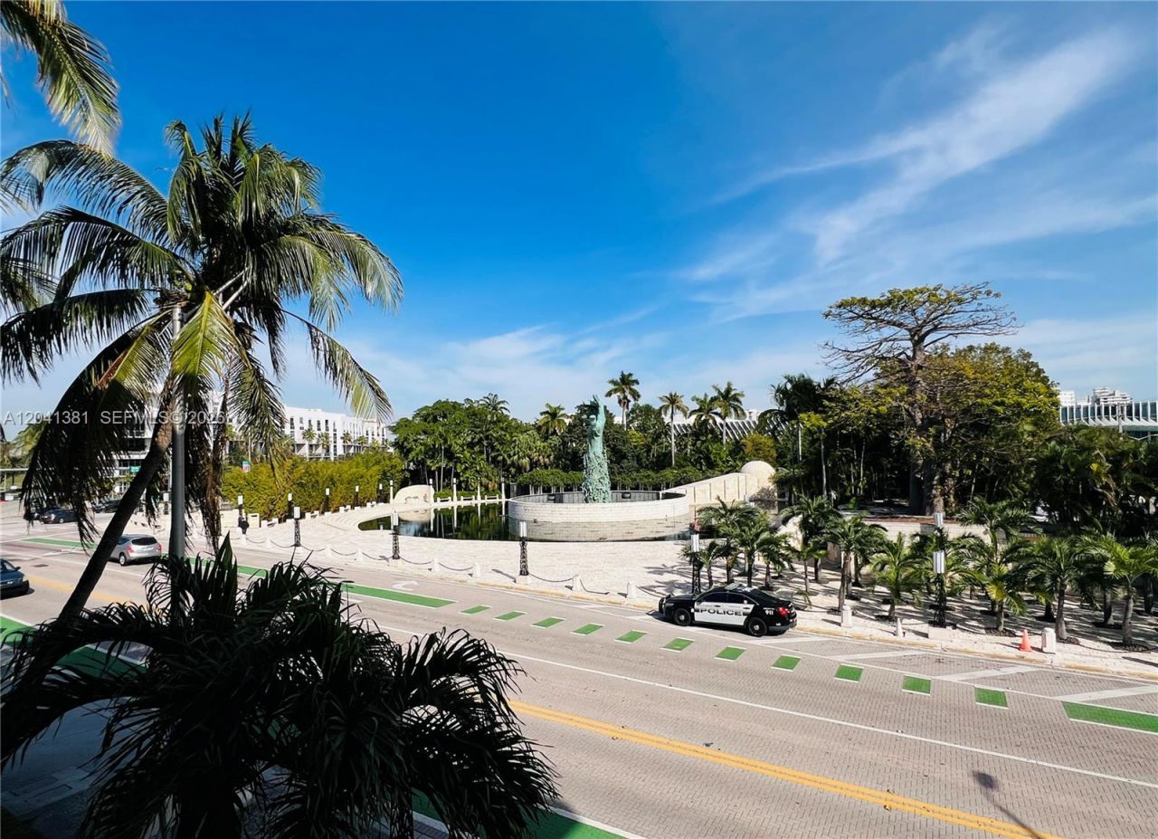 1900 Meridian Ave, Unit 403, Miami Beach, FL 33139 Photo