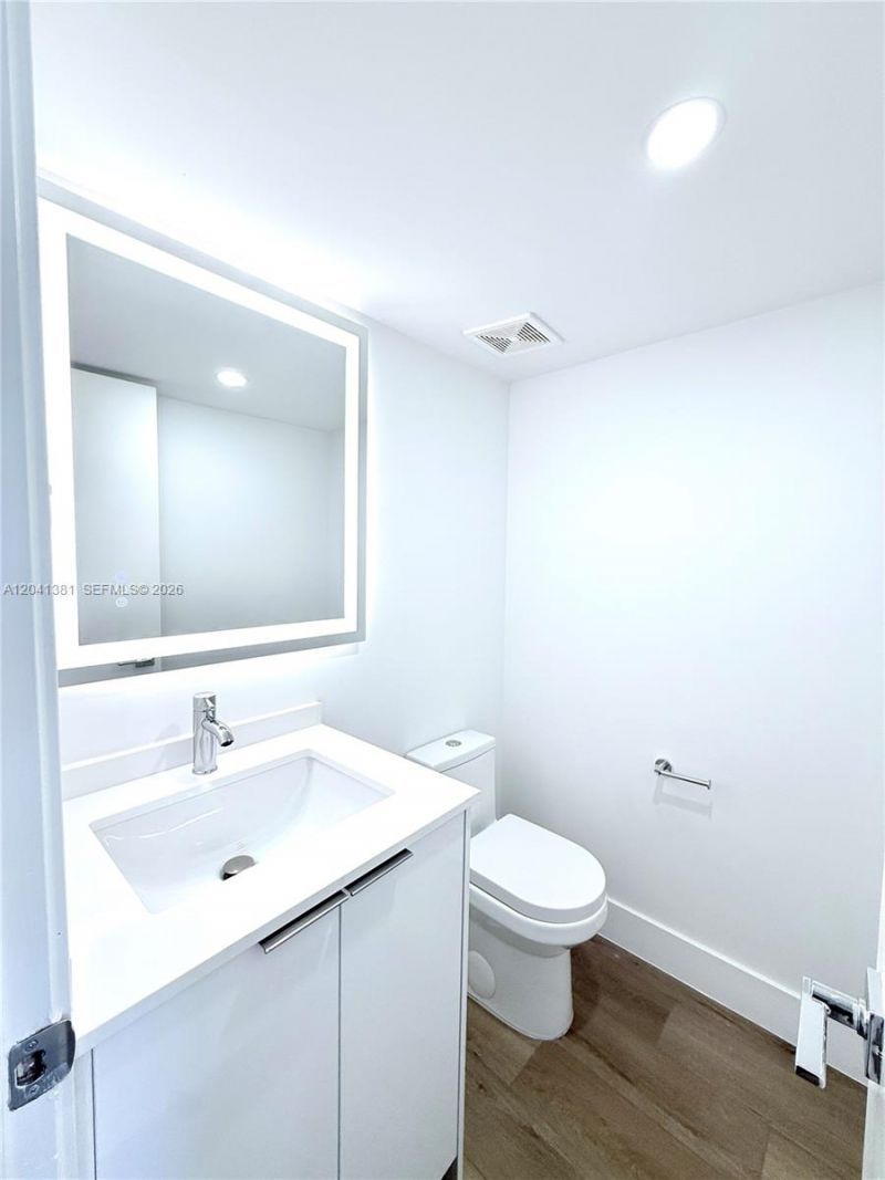 1900 Meridian Ave, Unit 403, Miami Beach, FL 33139 Photo