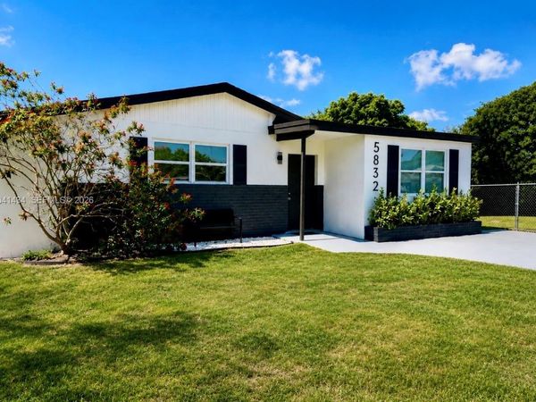 5832 Wiley St , Hollywood, FL 33023