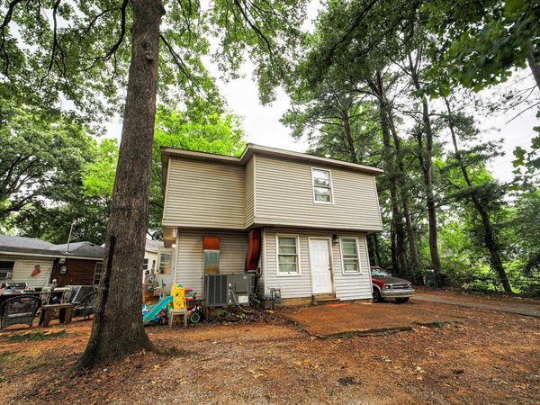 806/ 806 1/2 Hermitage Dr, Florence, AL 35630