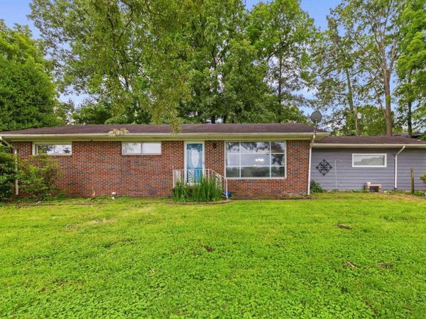 208 Fairground Rd, Florence, AL 35630