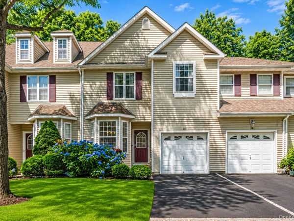 38 Avery Court , Nesconset, NY 11767