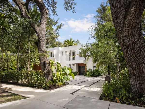 3901 Kumquat Ave, Miami, FL 33133