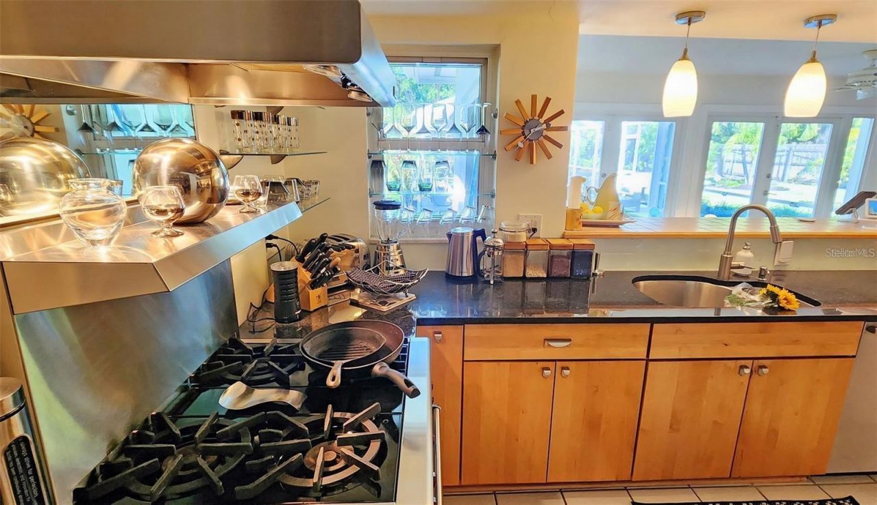 329 Bernard Avenue, Sarasota, FL 34243 Photo