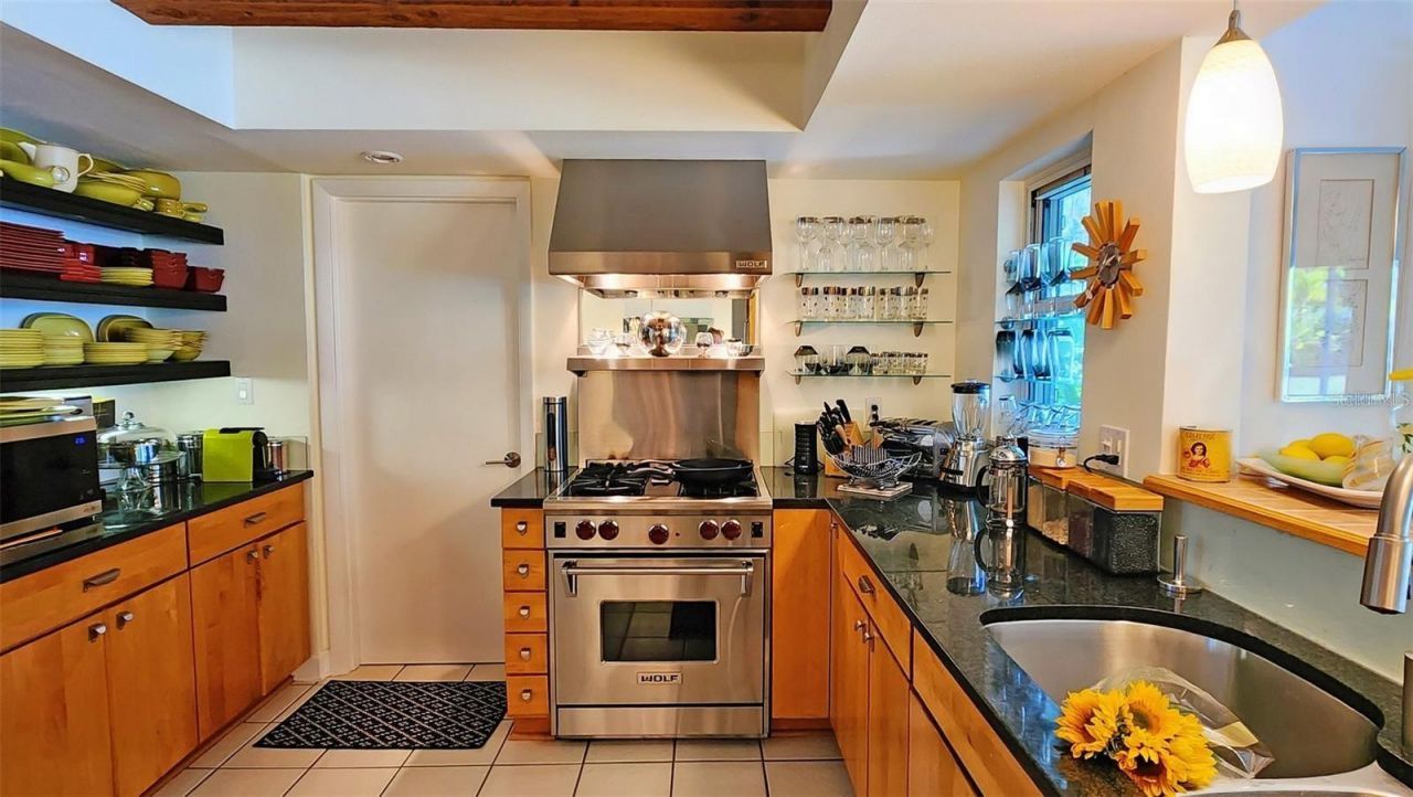 329 Bernard Avenue, Sarasota, FL 34243 Photo