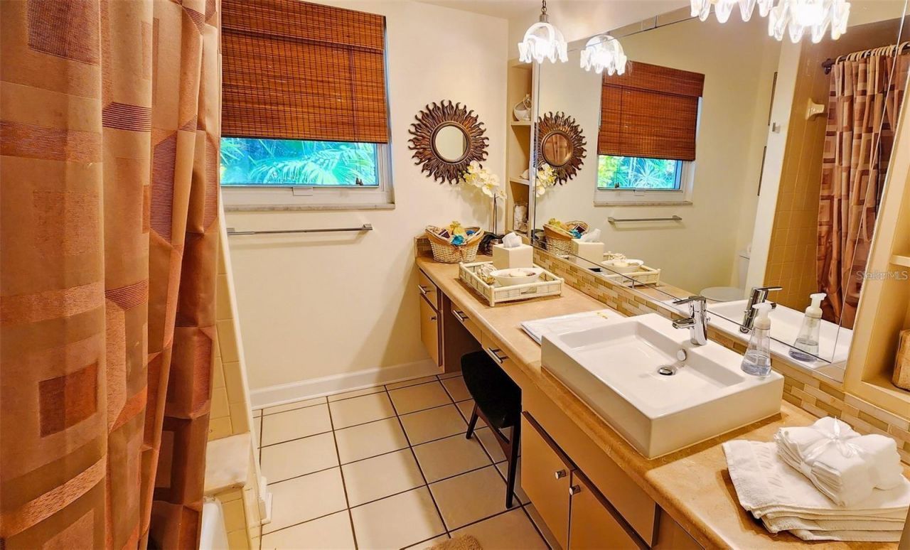 329 Bernard Avenue, Sarasota, FL 34243 Photo
