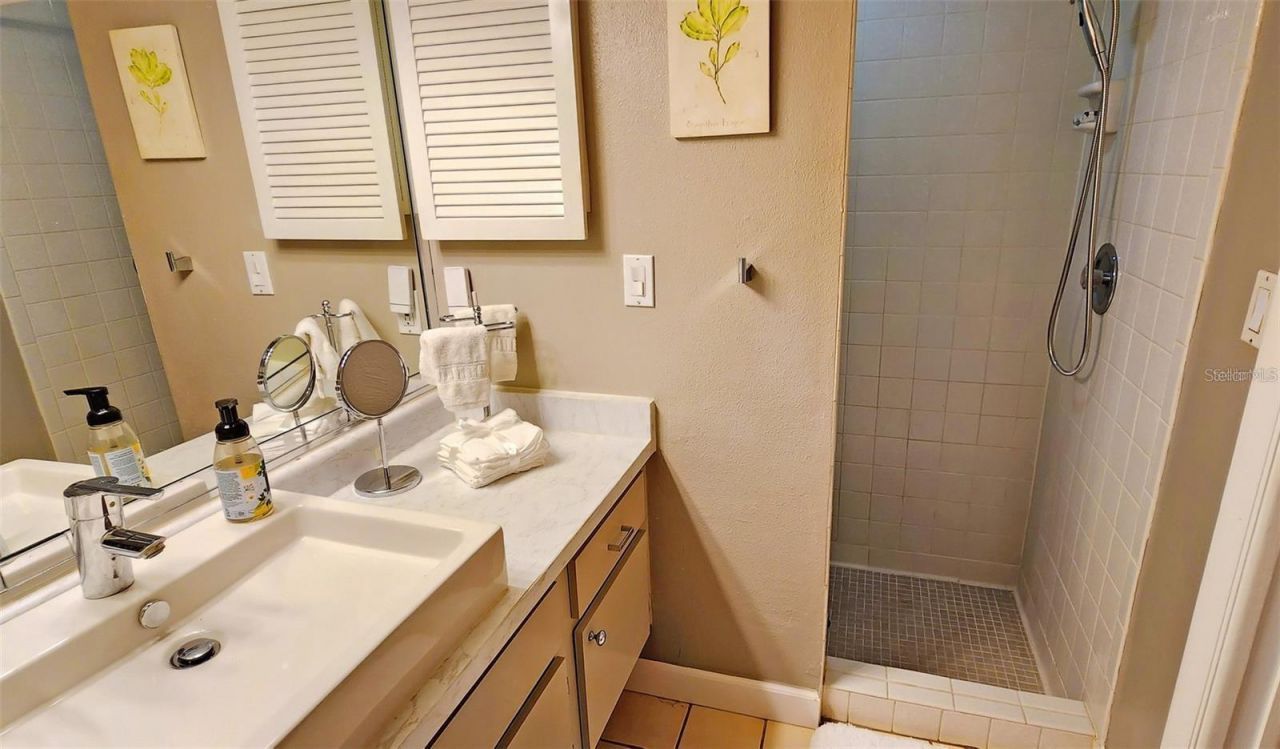329 Bernard Avenue, Sarasota, FL 34243 Photo