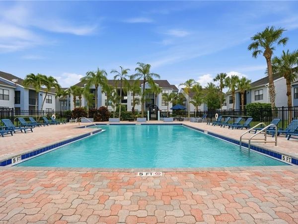 13515 Eagle Ridge DR, Unit 525, FORT MYERS, FL 33912