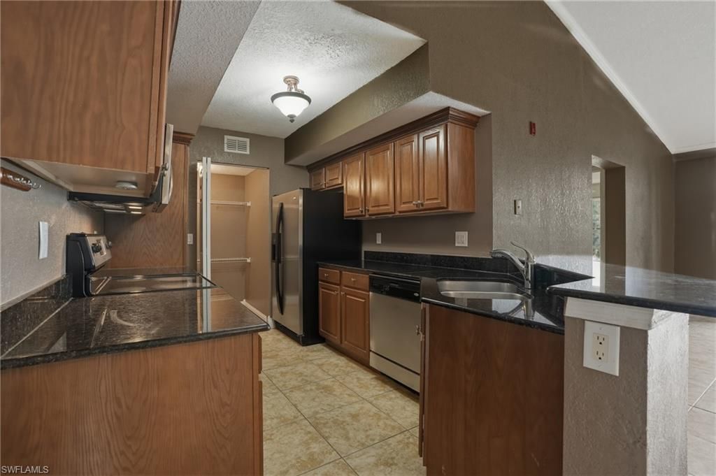 13515 Eagle Ridge Dr, Unit 525, Fort Myers, FL 33912 Photo