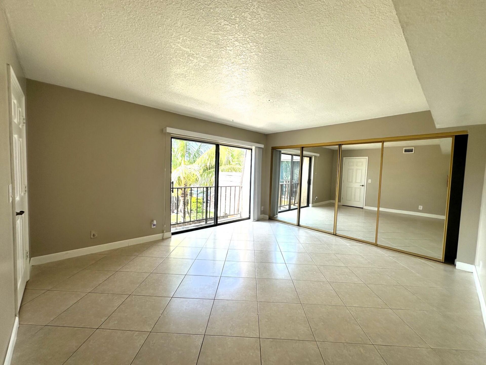 303 Waterview Drive, Palm Springs, FL 33461 Photo