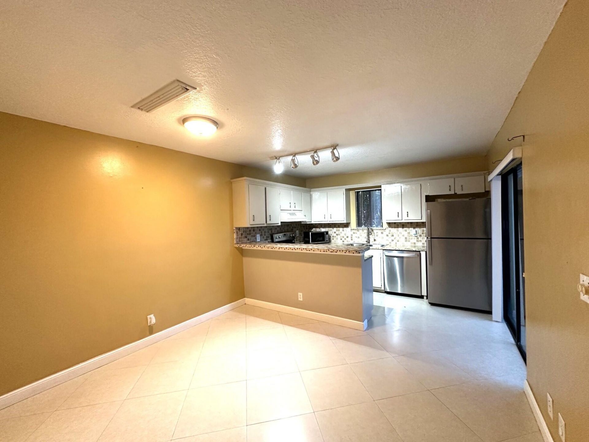 303 Waterview Drive, Palm Springs, FL 33461 Photo