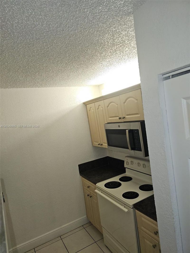 8200 SW 210th St , Unit 212, Cutler Bay, FL 33189 Photo
