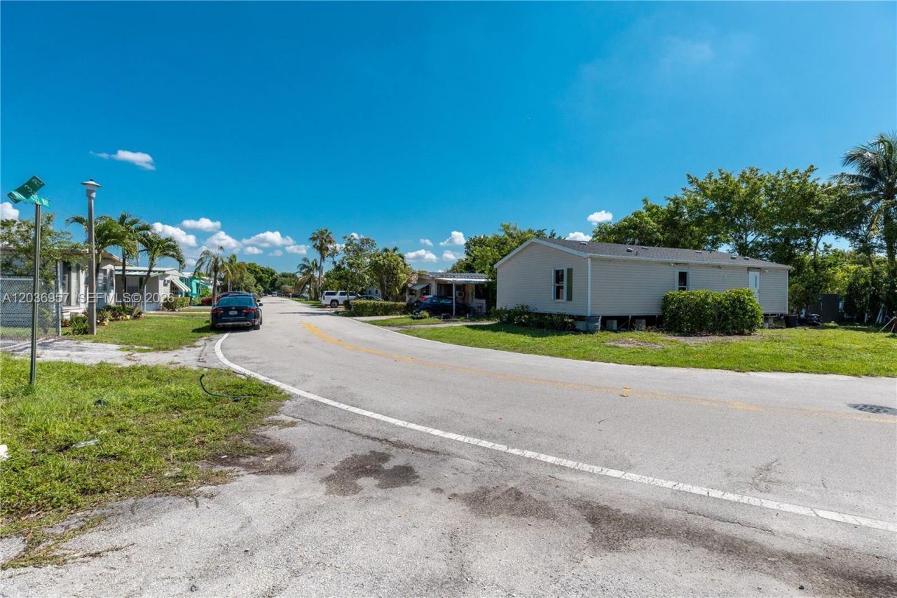 311 NW 135th Way , Plantation, FL 33325 Photo