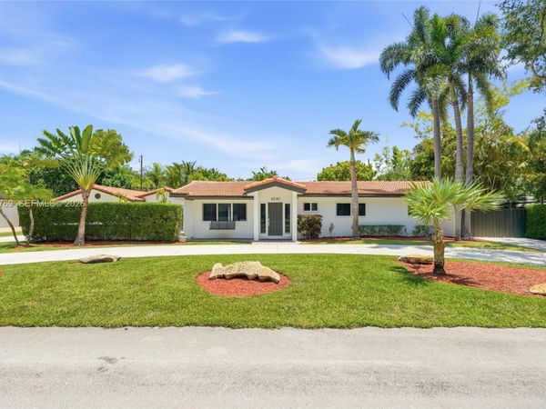 8240 SW 150 Dr , Palmetto Bay, FL 33158