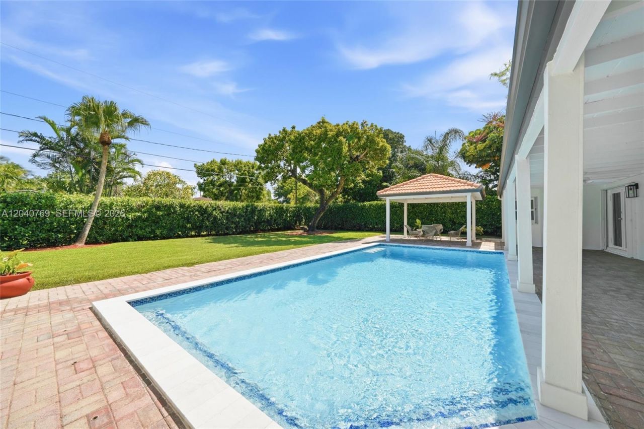 8240 SW 150 Dr , Palmetto Bay, FL 33158 Photo