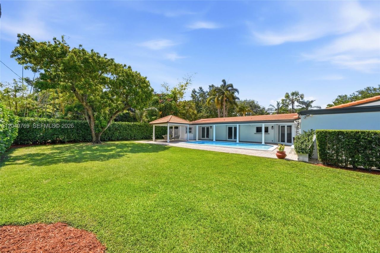 8240 SW 150 Dr , Palmetto Bay, FL 33158 Photo
