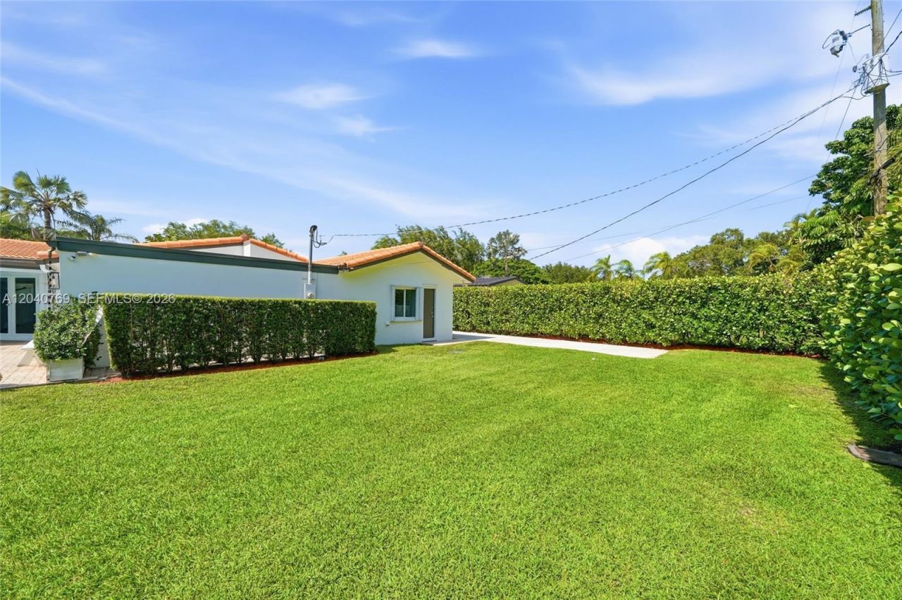 8240 SW 150 Dr , Palmetto Bay, FL 33158 Photo
