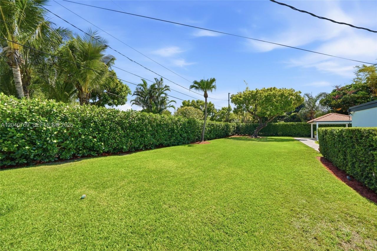 8240 SW 150 Dr , Palmetto Bay, FL 33158 Photo