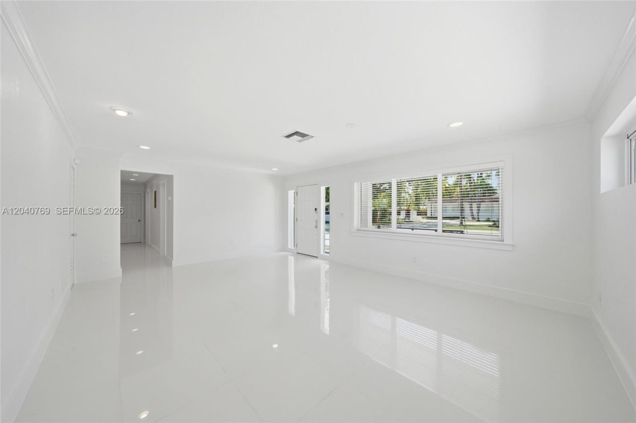 8240 SW 150 Dr , Palmetto Bay, FL 33158 Photo