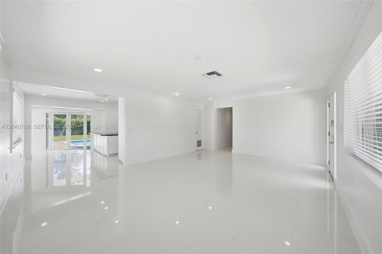 8240 SW 150 Dr , Palmetto Bay, FL 33158 Photo