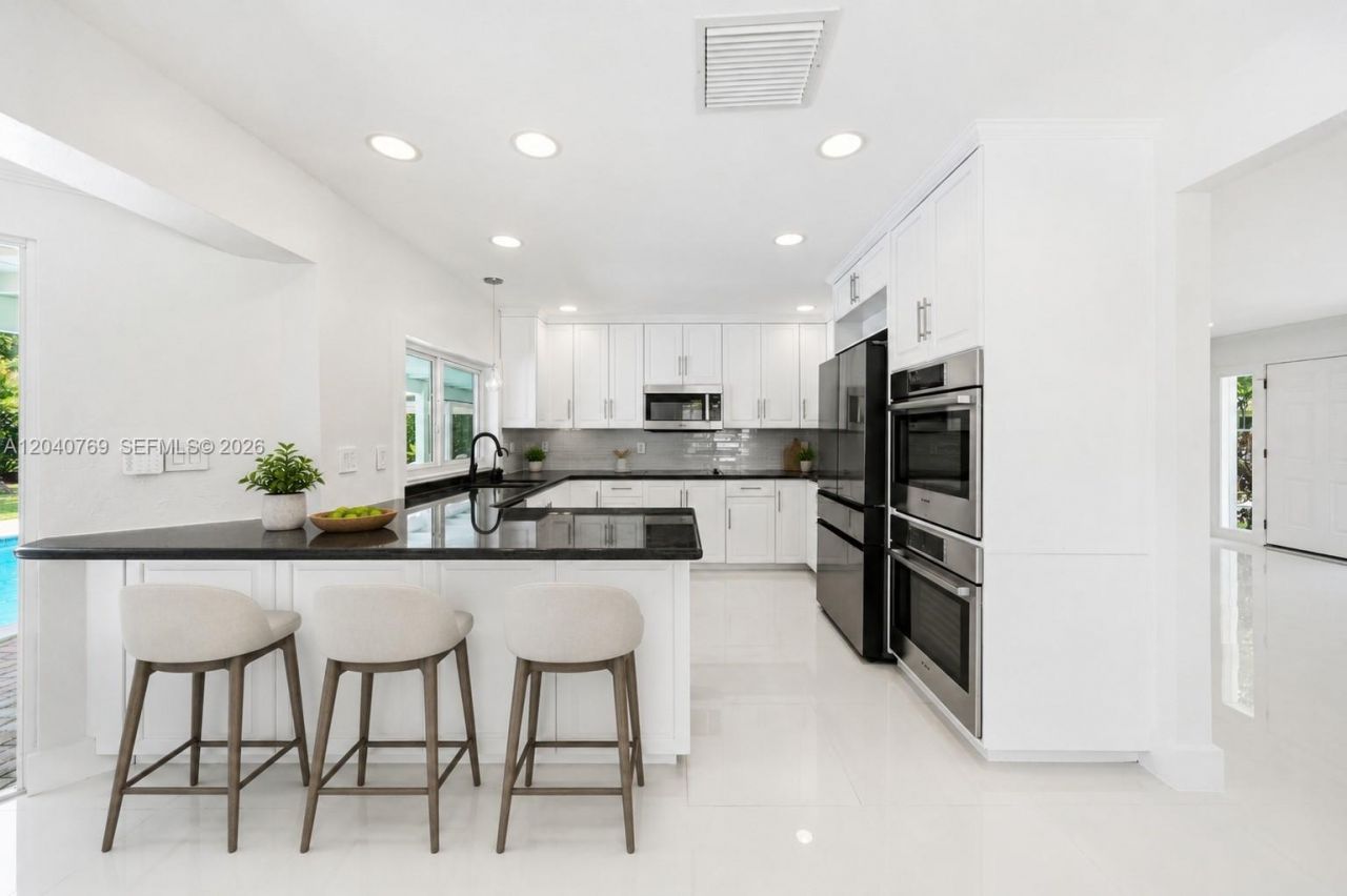 8240 SW 150 Dr , Palmetto Bay, FL 33158 Photo