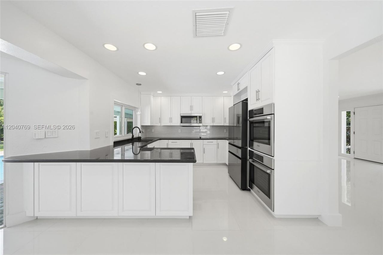 8240 SW 150 Dr , Palmetto Bay, FL 33158 Photo