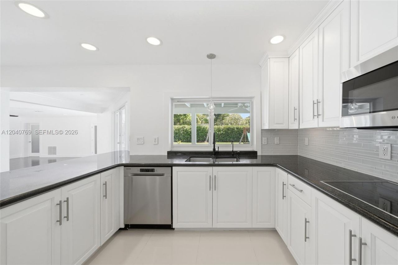 8240 SW 150 Dr , Palmetto Bay, FL 33158 Photo