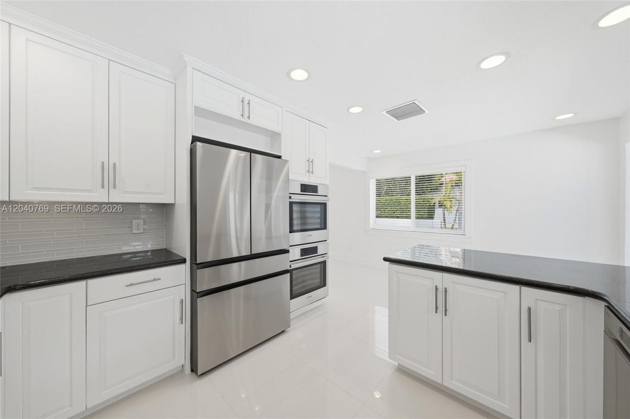8240 SW 150 Dr , Palmetto Bay, FL 33158 Photo