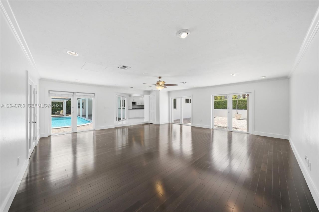 8240 SW 150 Dr , Palmetto Bay, FL 33158 Photo