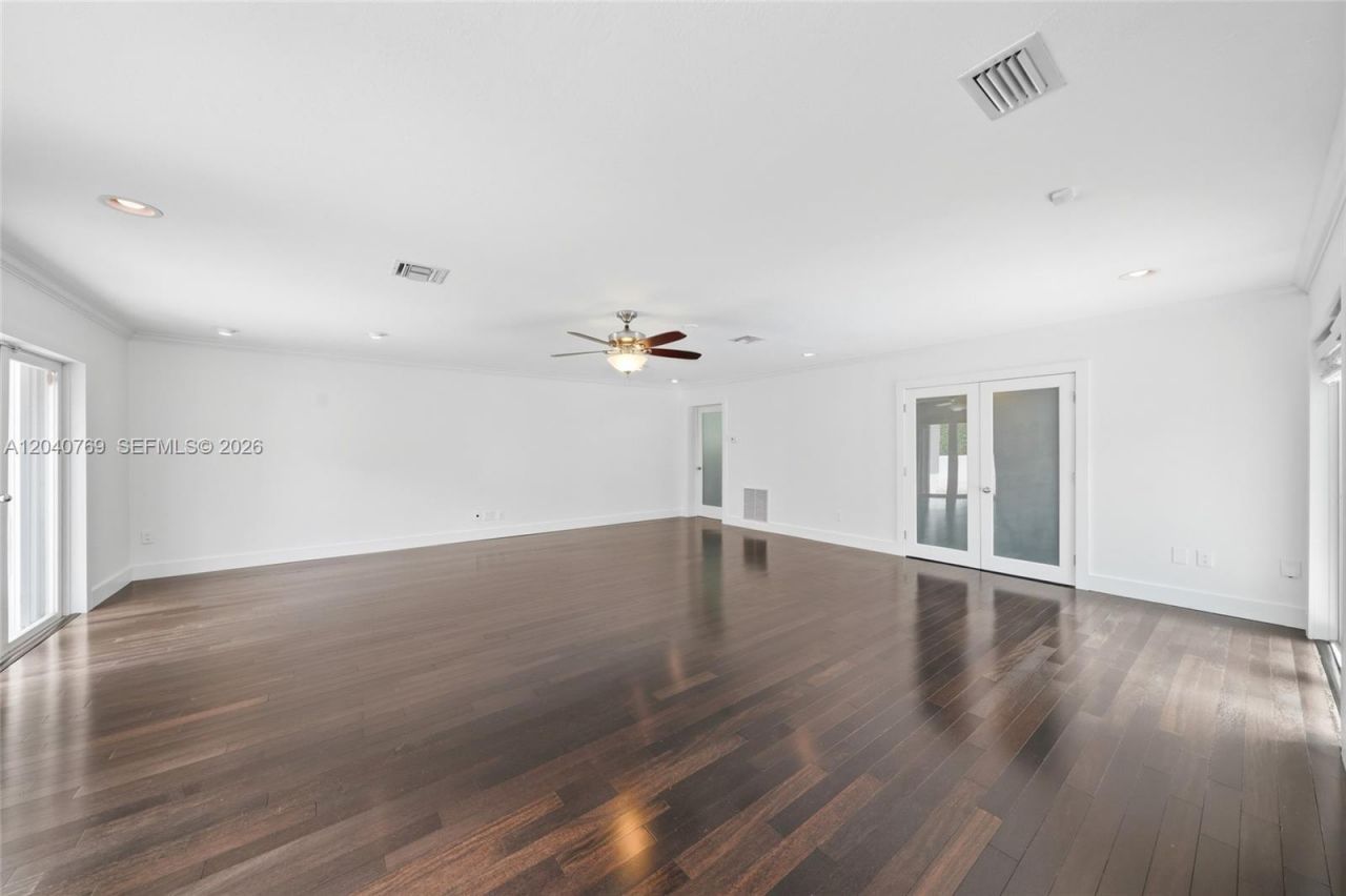 8240 SW 150 Dr , Palmetto Bay, FL 33158 Photo