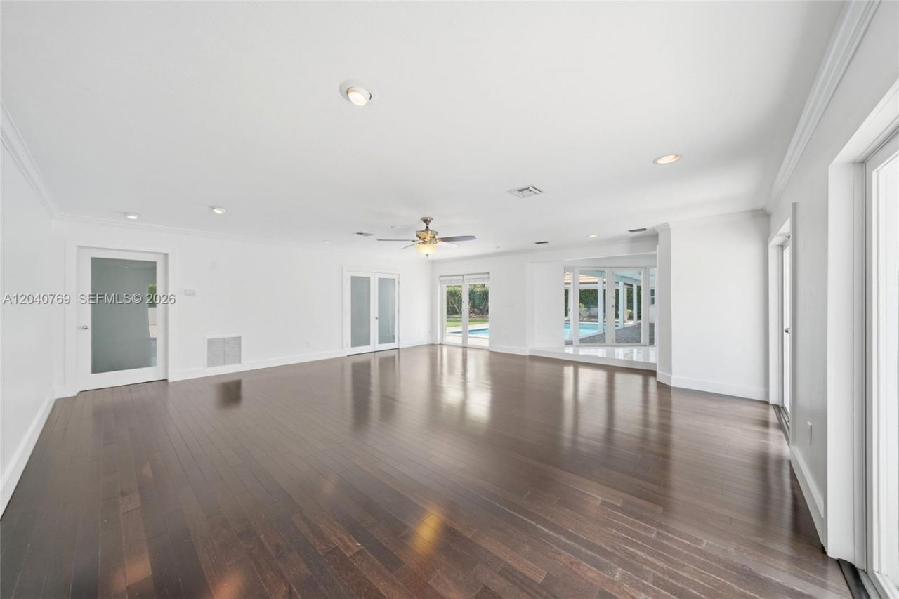8240 SW 150 Dr , Palmetto Bay, FL 33158 Photo