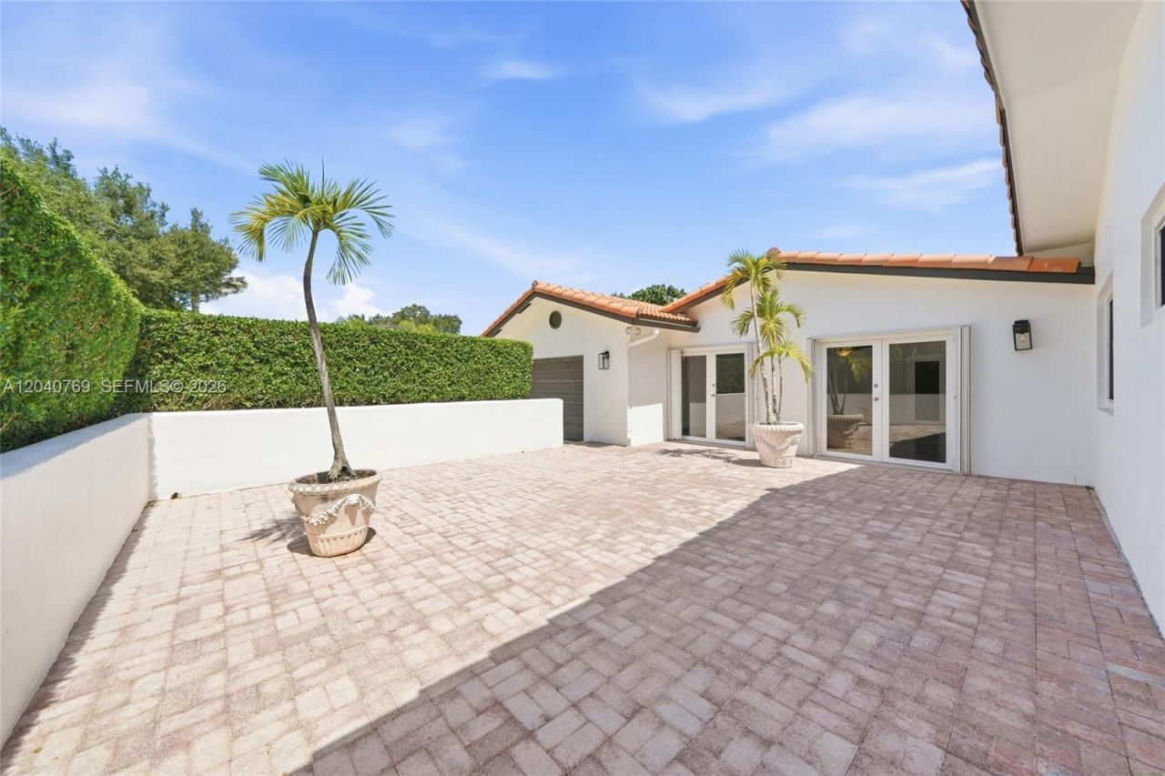 8240 SW 150 Dr , Palmetto Bay, FL 33158 Photo