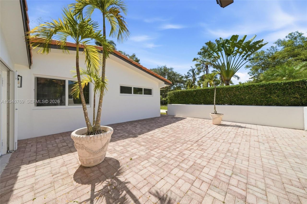 8240 SW 150 Dr , Palmetto Bay, FL 33158 Photo