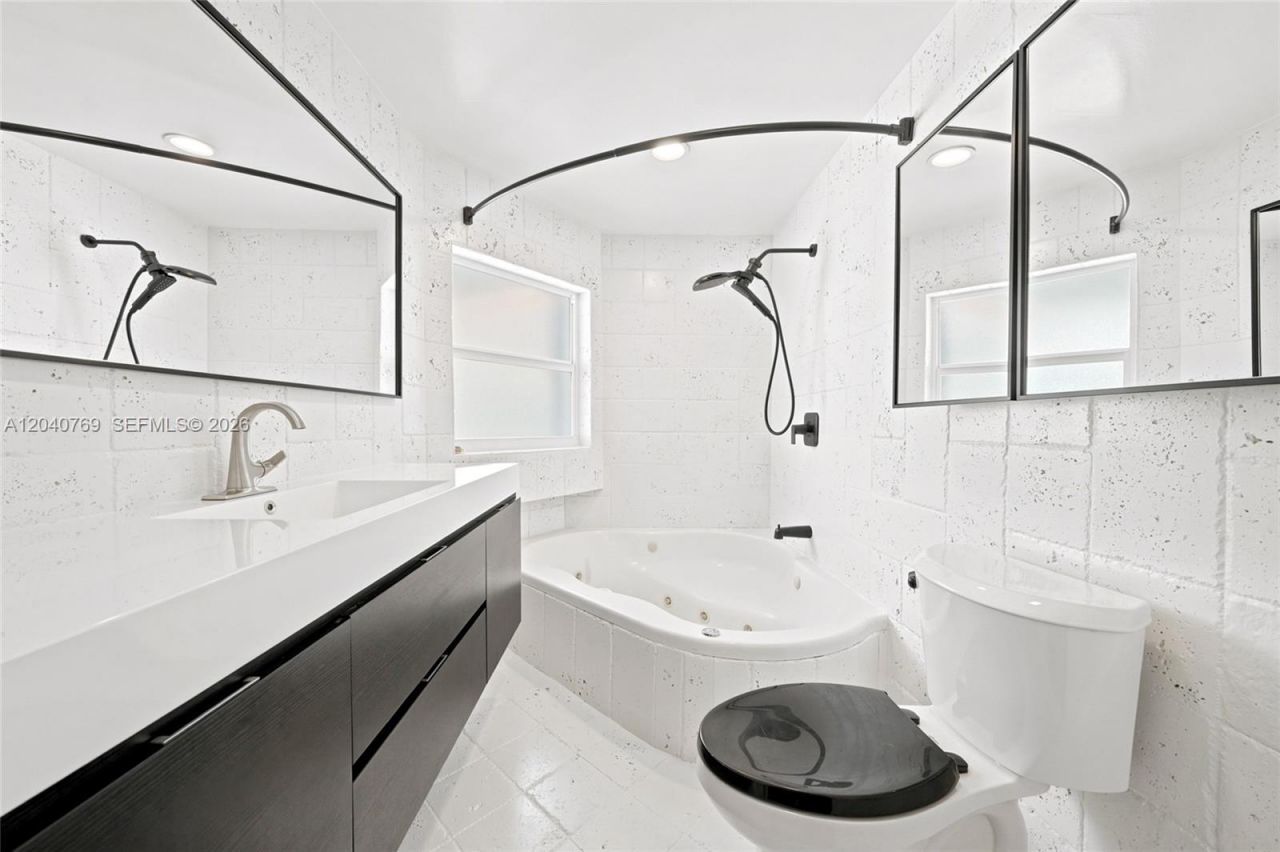 8240 SW 150 Dr , Palmetto Bay, FL 33158 Photo