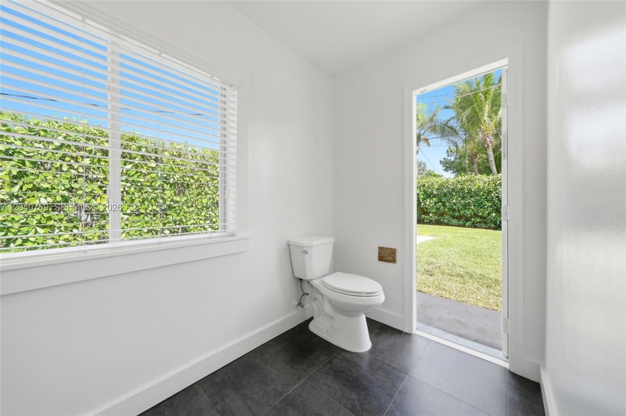 8240 SW 150 Dr , Palmetto Bay, FL 33158 Photo