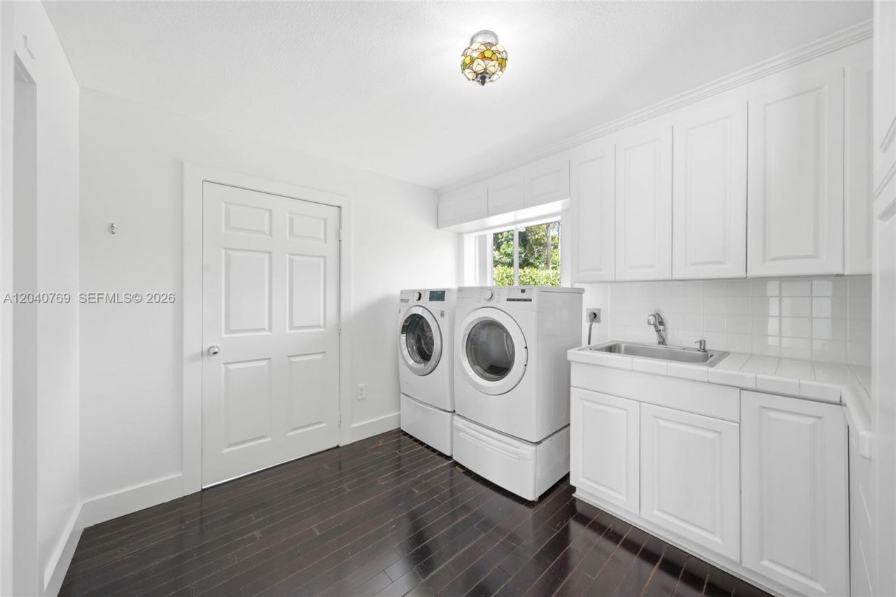 8240 SW 150 Dr , Palmetto Bay, FL 33158 Photo