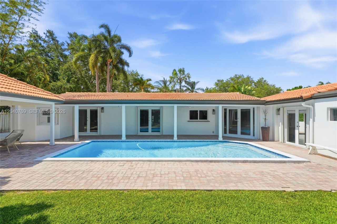 8240 SW 150 Dr , Palmetto Bay, FL 33158 Photo