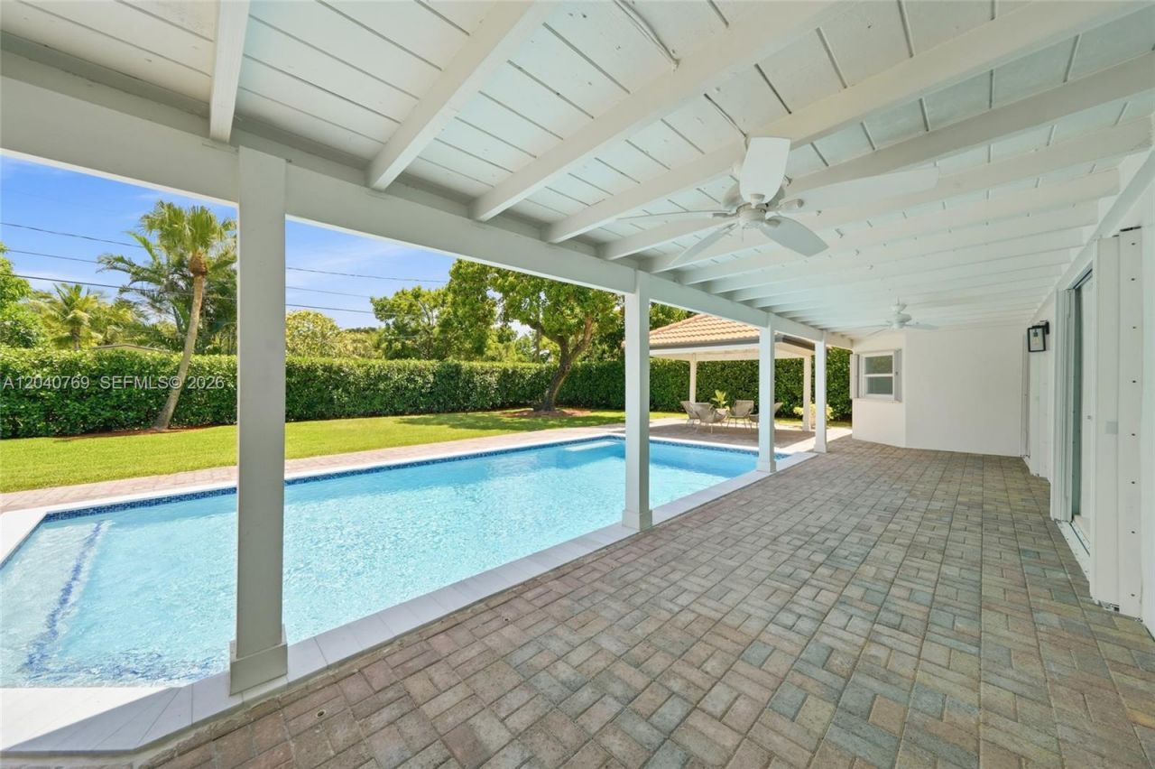 8240 SW 150 Dr , Palmetto Bay, FL 33158 Photo