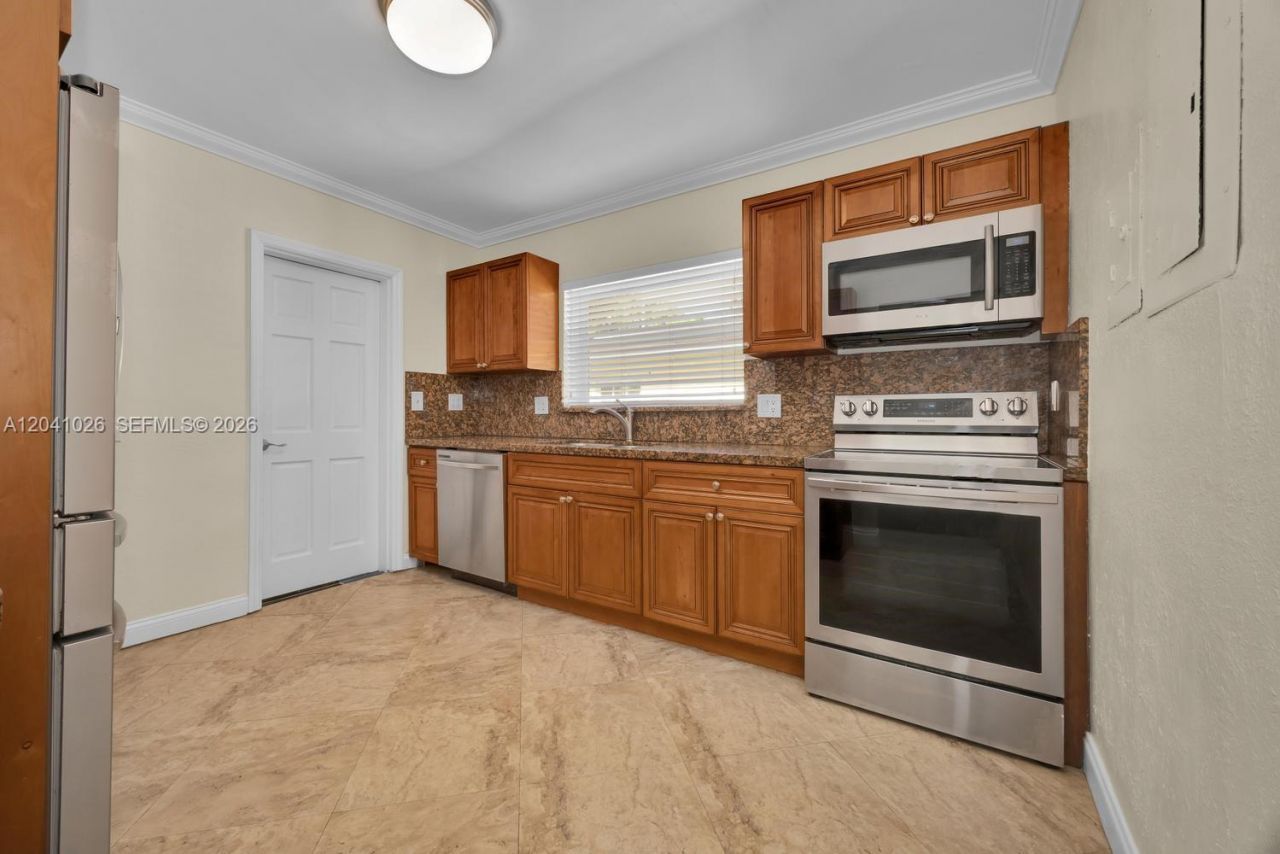 829 Medina Ave, Coral Gables, FL 33134 Photo