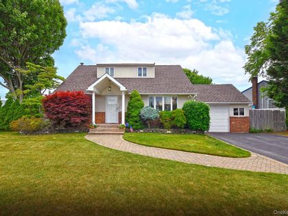 1238 Garden Place Wantagh, NY 11793