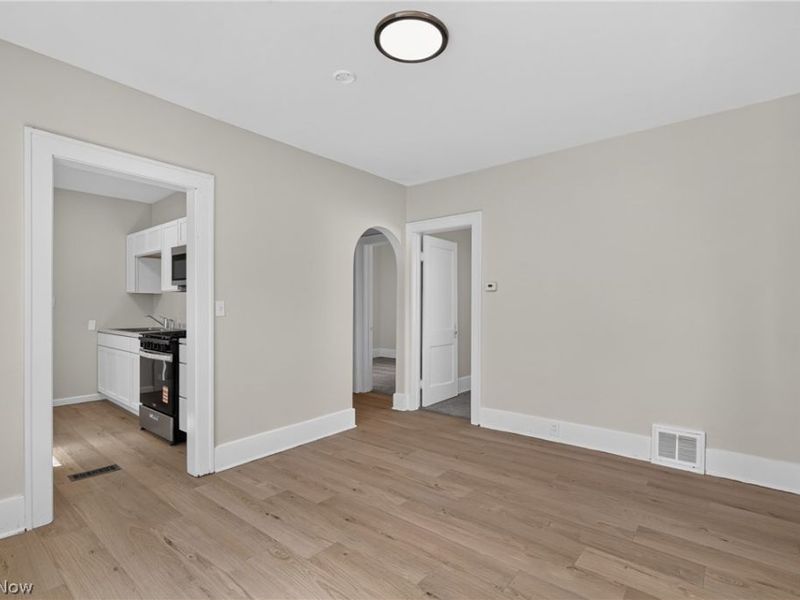 19508 Kildeer Avenue, Cleveland, OH 44119 Photo 4